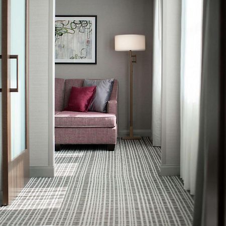 The Axis Moline Hotel, Tapestry Collection By Hilton Екстериор снимка