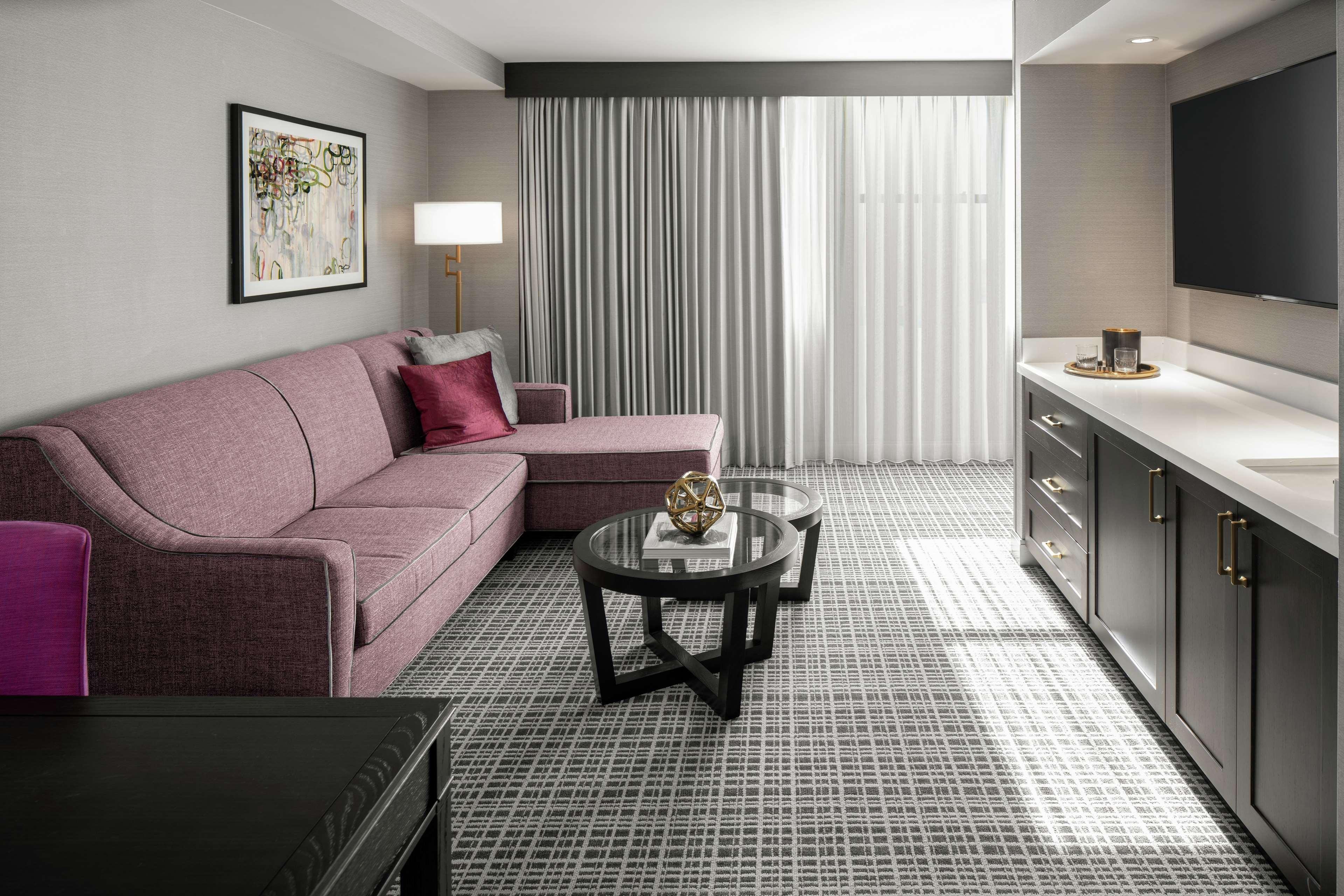 The Axis Moline Hotel, Tapestry Collection By Hilton Екстериор снимка