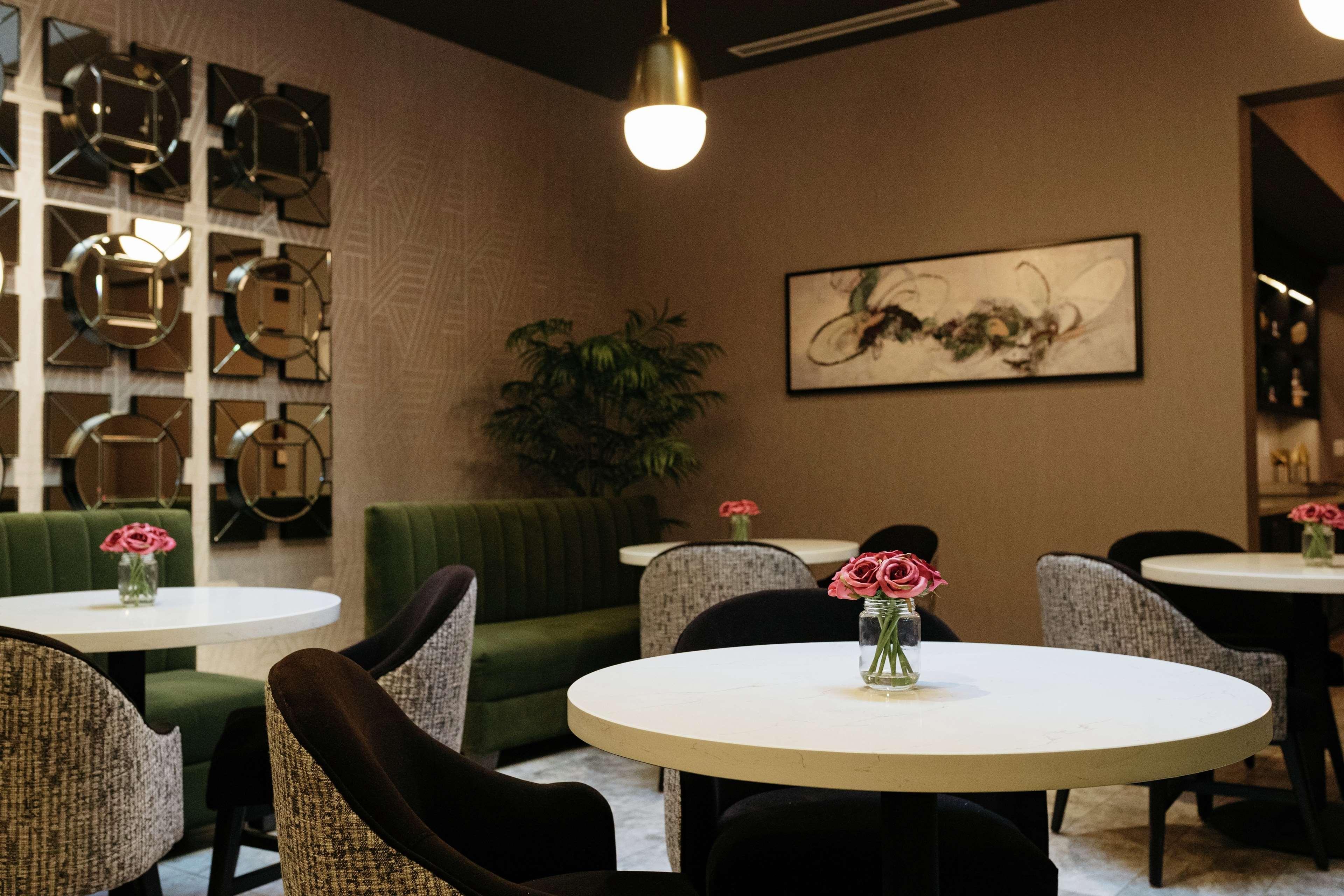 The Axis Moline Hotel, Tapestry Collection By Hilton Екстериор снимка