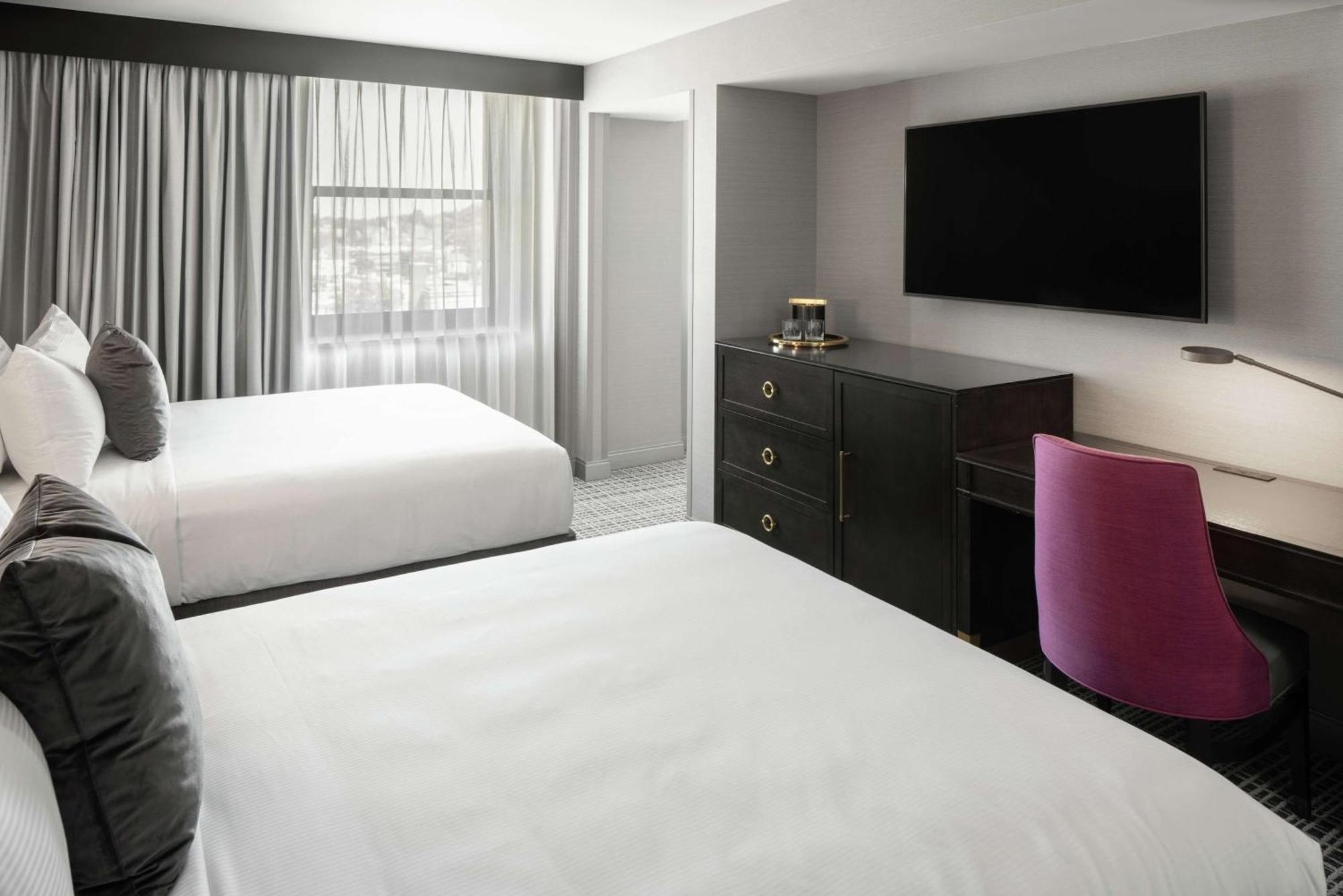 The Axis Moline Hotel, Tapestry Collection By Hilton Екстериор снимка