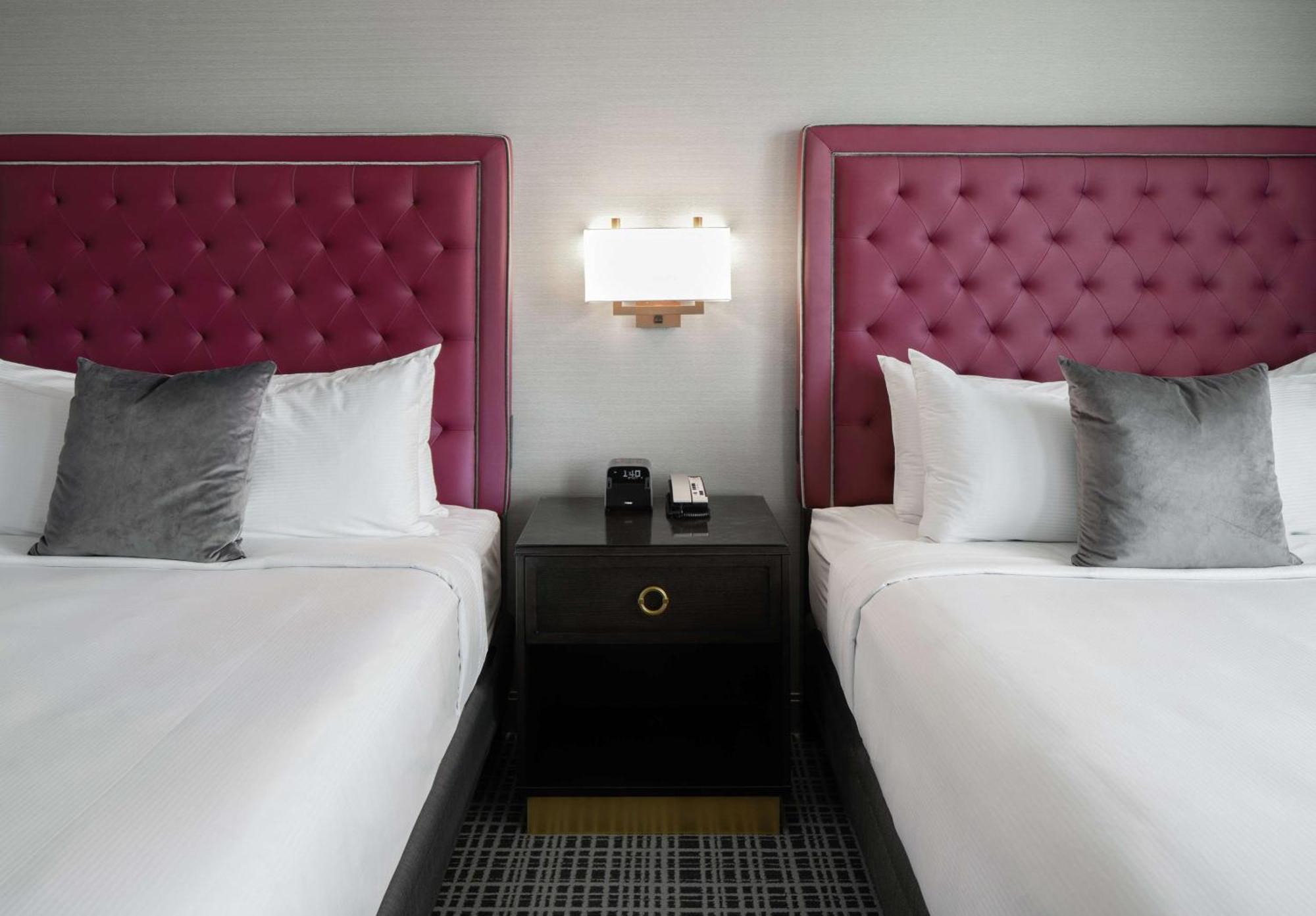 The Axis Moline Hotel, Tapestry Collection By Hilton Екстериор снимка